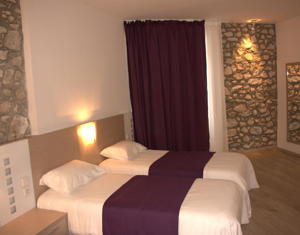 Hotel Terranostra Tarascon-sur-Ariege Room photo