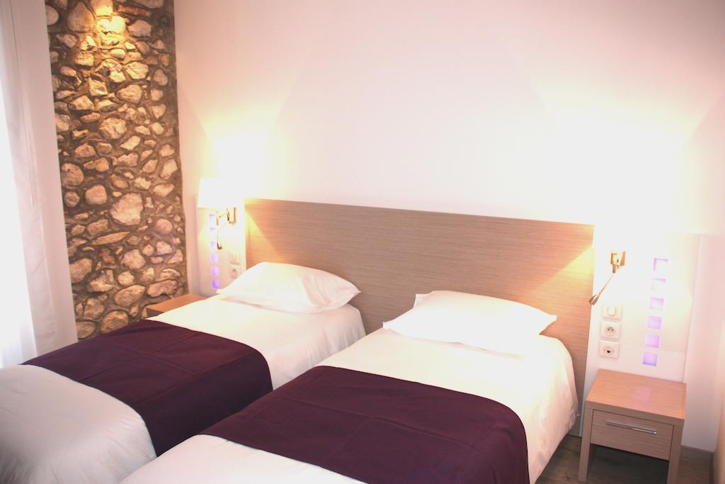 Hotel Terranostra Tarascon-sur-Ariege Room photo